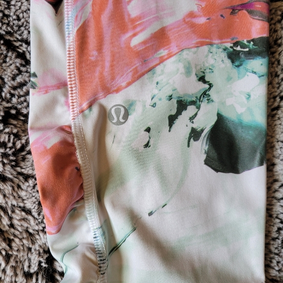 LULULEMON - Picture 6 of 8